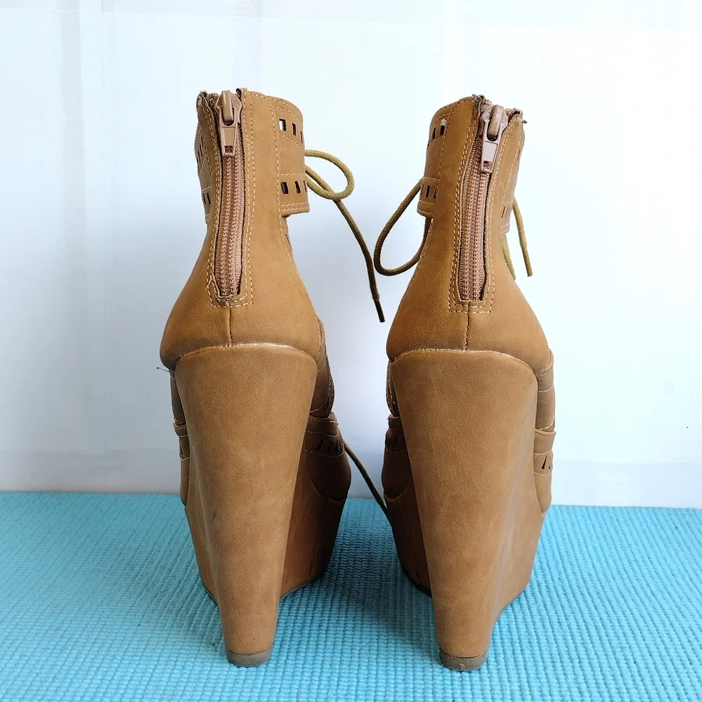 Charlotte Russe Tan Platform Wedges - Picture 7 of 9
